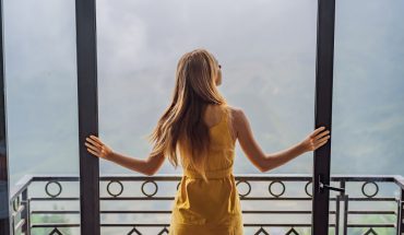 Transformă-ți balconul închis într-un colț de rai personal