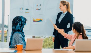 Cum să-ți găsești mentori și să beneficiezi de pe urma mentorării în afaceri