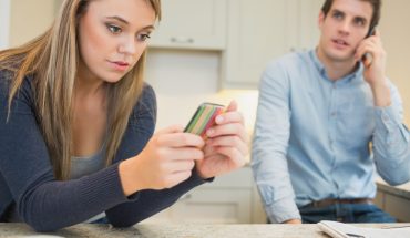 Cum să depășești dificultățile financiare într-o relație de cuplu