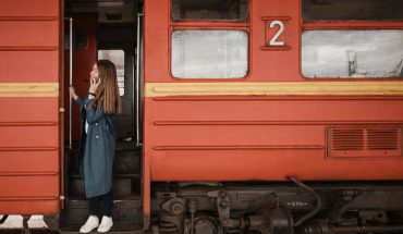 Călătorii în stil vintage: trenuri de epocă și hoteluri retro