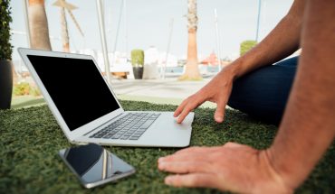 Laptopurile ultraușoare și redefinirea mobilității digitale