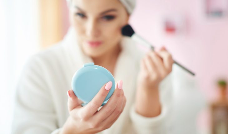 Cum să obții un look fără machiaj folosind produse minime Cum să obții un look fără machiaj folosind produse minime